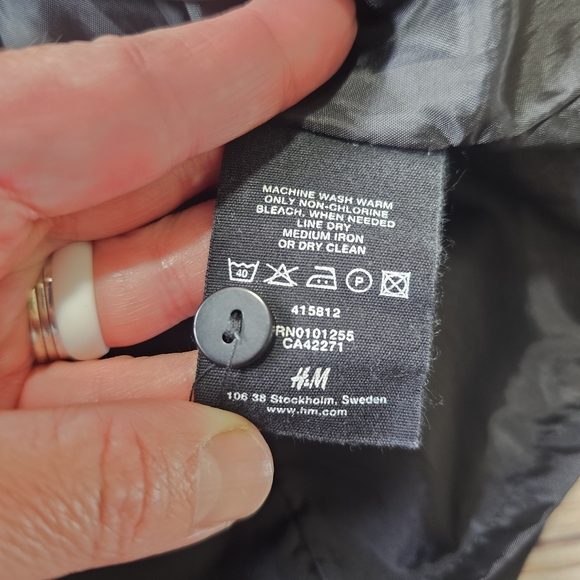 H&M Black Kick Pleat Skirt Size 4 - Picture 8 of 12